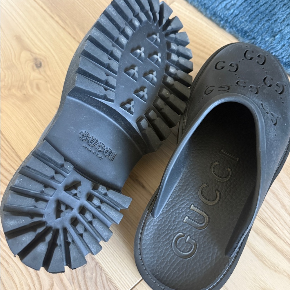 Gucci Women's Black Embossed Mules/clog AUTHENTIC - Picture 2 of 4
